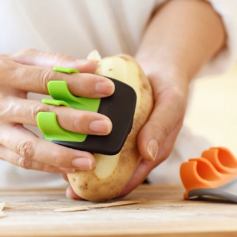 Sharp Blade Finger Peeler