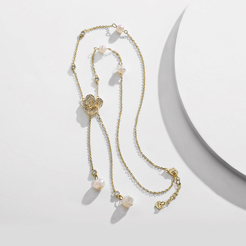 Fashionable rose flower necklace with pearl fringes