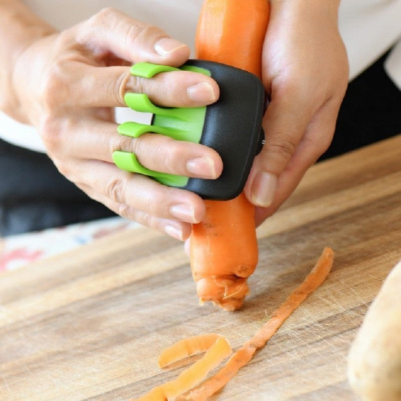 Sharp Blade Finger Peeler
